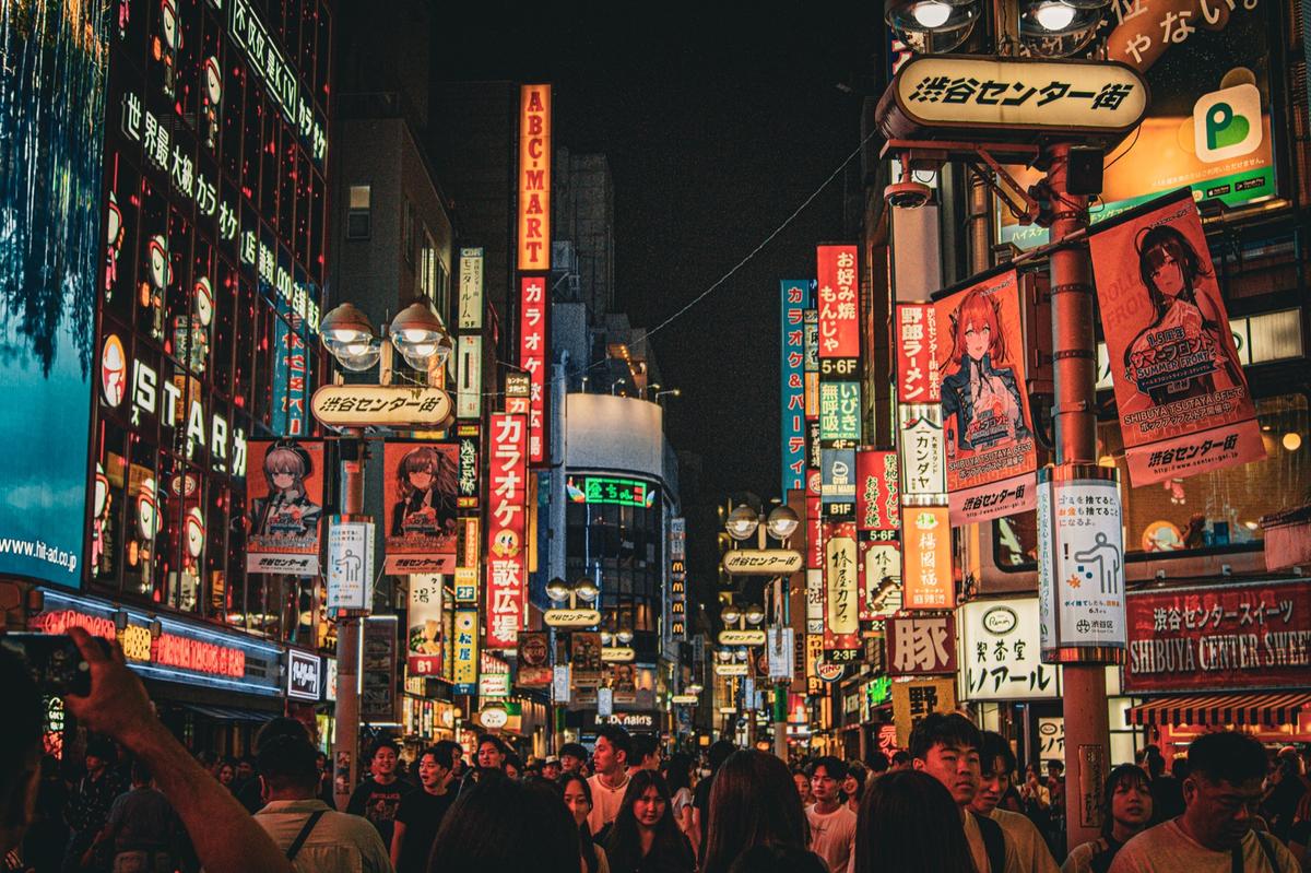 shinjuku neon